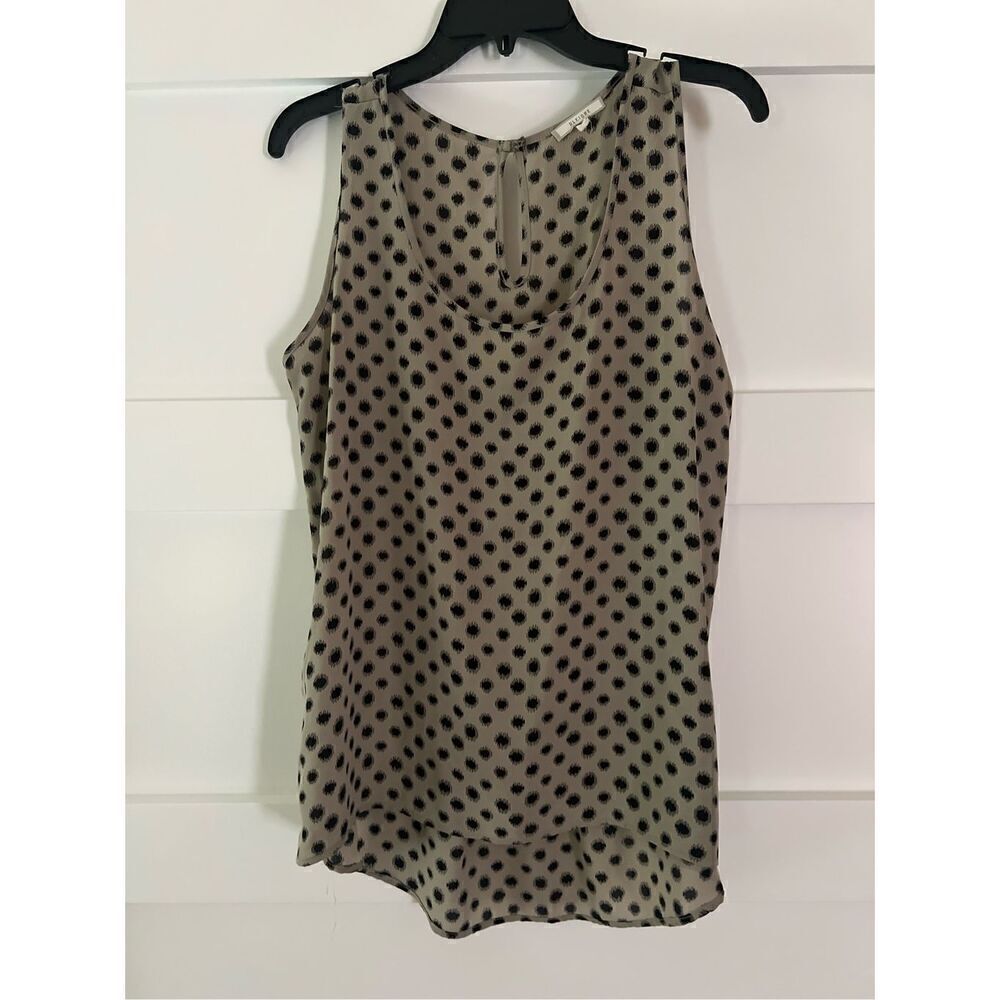 Pleione High Low pleated button back Sleveless Blouse tan and black polka dots